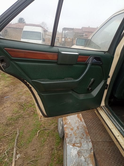 Мерцедес W124 /2.5 дизел на части