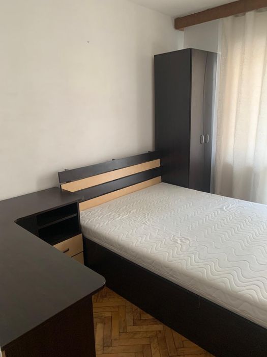 Apartament cu 4 camere de vanzare in Corabia