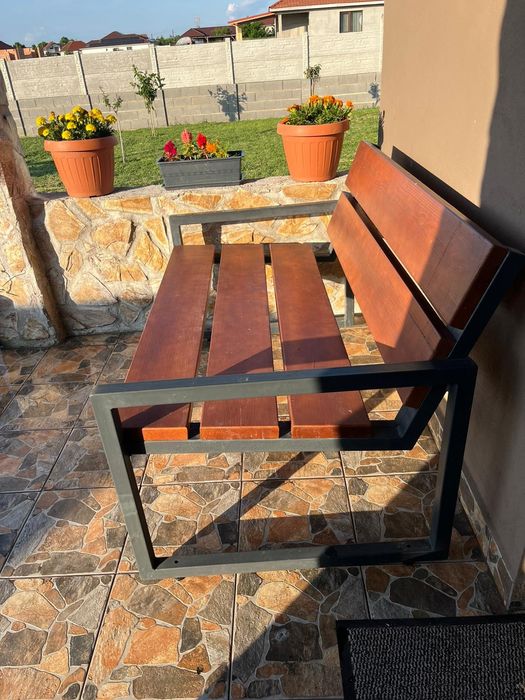 Vând bancă de lemn terasa