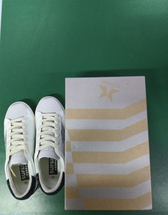 Golden Goose Super-Star