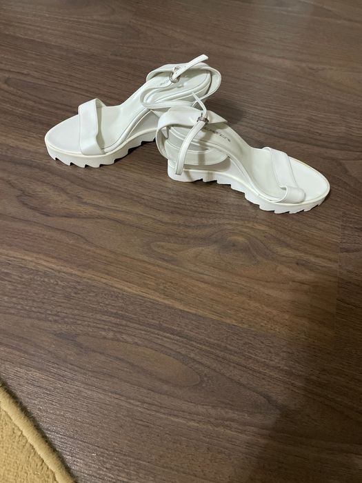 Кроссовки ,босоножки кожанные, сандали и кроссовки детские и взрослые