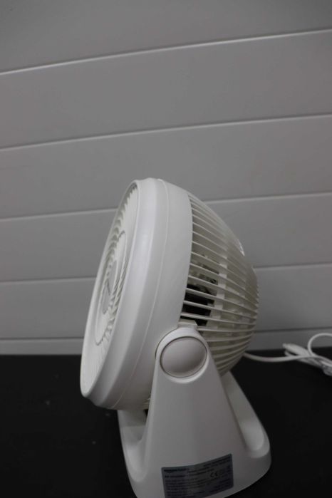 Преносим настолен вентилатор Amazon Basics, 18см, тихо охлаждане, 3ск.