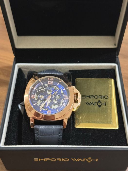 Часовник Emporio Watch