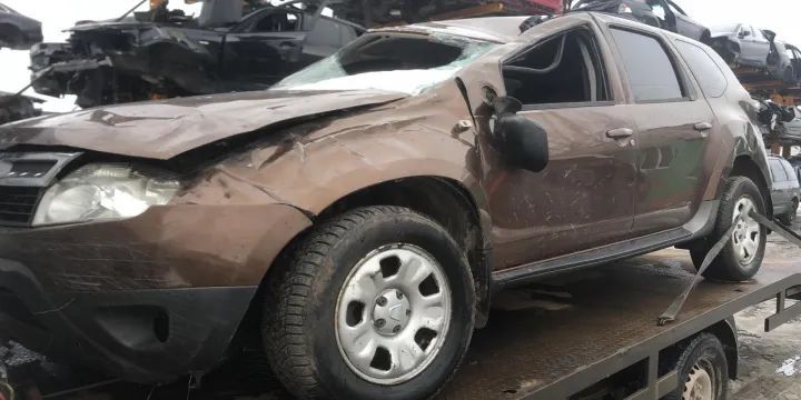 Dezmembrez Dacia Duster 2011 motor 1.5dci 66kw 90cp cod motor  k9k 892 cutie manuala 5 trepte