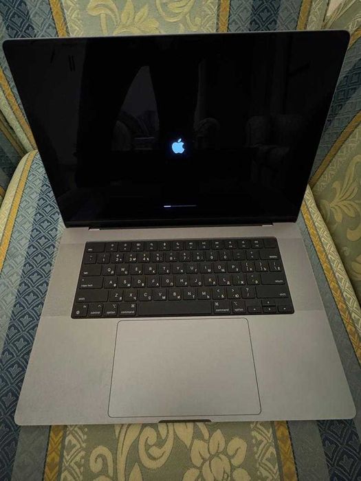 MacBook Pro 16 M2 MAX