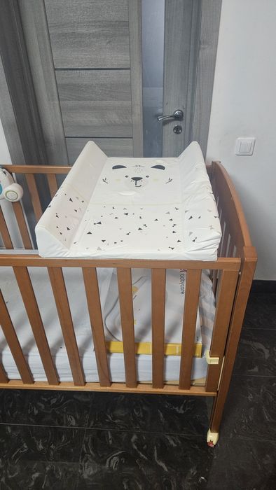 Vând pătuț bebe  cu carusel