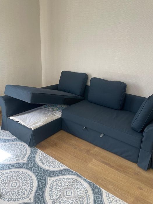 Угловой диван с отличном состоянии с нишей