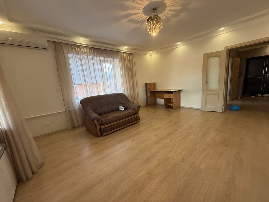 Продается 3 комнатная квартира