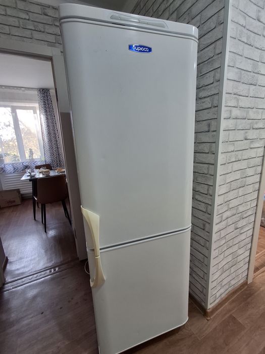 Продам холодильник Бирюса