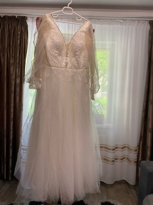 Vând rochie de mireasa ,rochia a costat 1200 lei