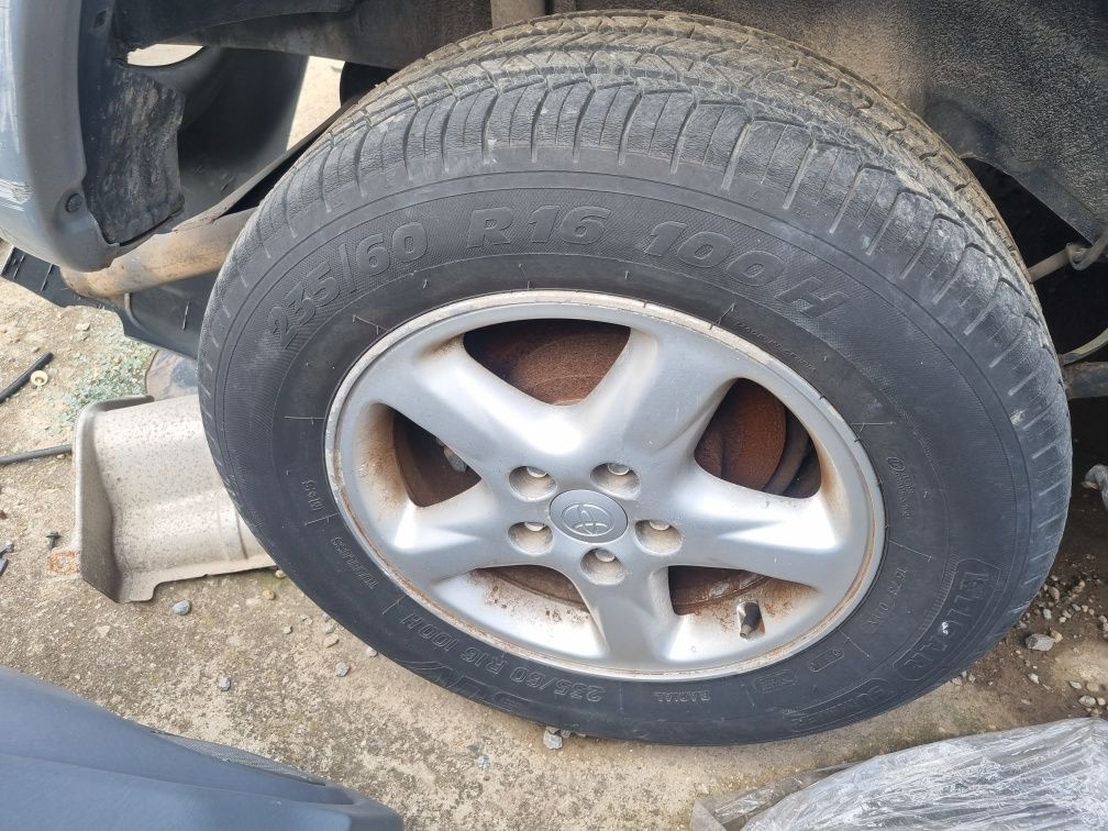Резервна гума за Toyota Rav 4 235/60/16