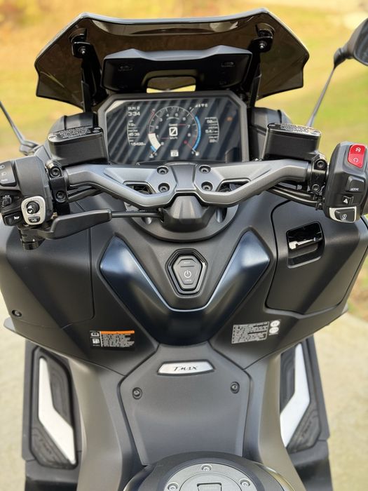 Yamaha T max 560 2023