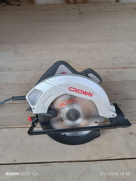 Продам дисковую пилу Crown 151 88