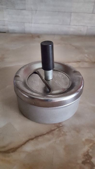 scrumiera din inox