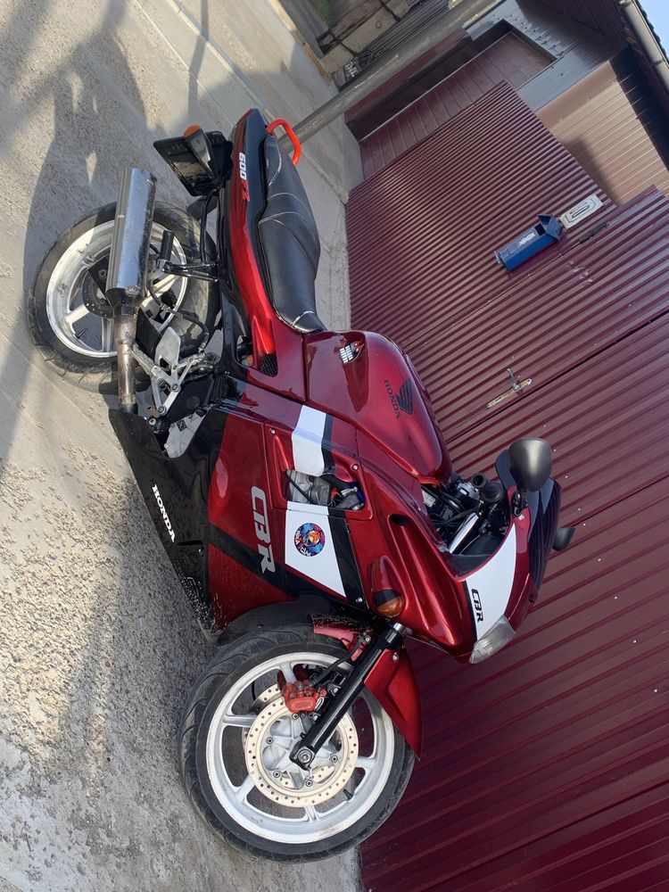 Мотоцикл Honda cbr600 f2