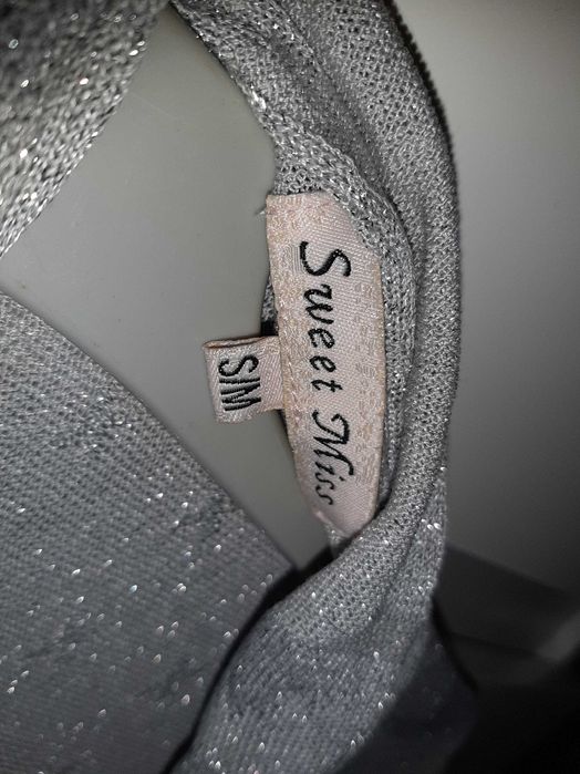 Cardigan argintiu cu fir argintiu, in colturi TRANSPORT GRATUIT