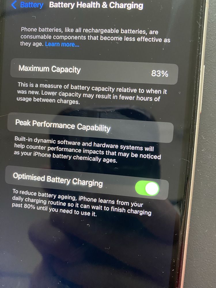 iPhone 11 64GB с 12 месеца оставаща гаранция