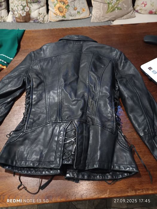 Кожено дамско яке