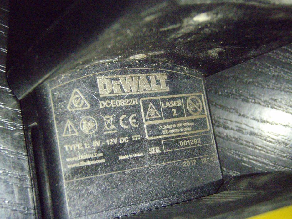 Nivela laser Dewalt DCE0822R + adaptor pentru 4 baterii AA