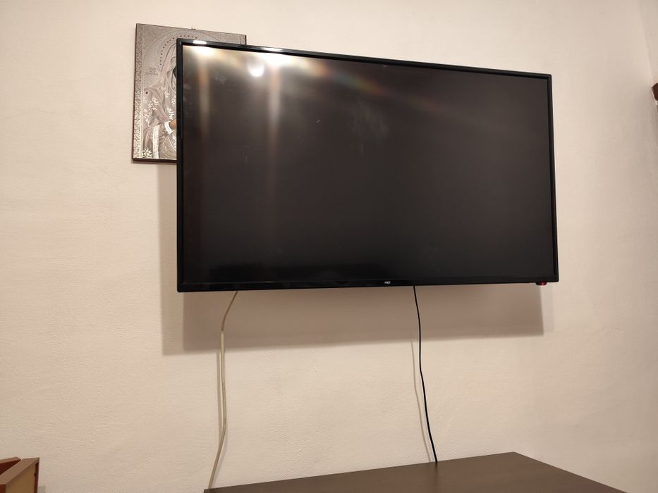Vând tv Nei 4k diagonala 109 cm