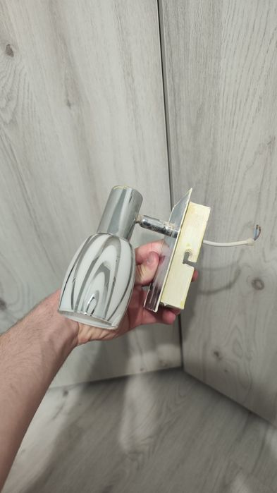 Lustră mica cu bec mic