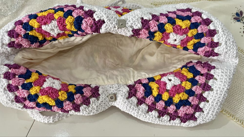 Geantă boemă Handmade din Macramé – Model Unicat