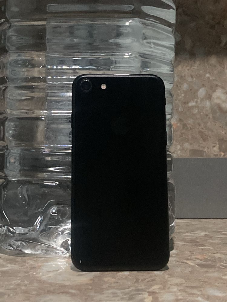 Iphone 7 128 xotira qora rang
