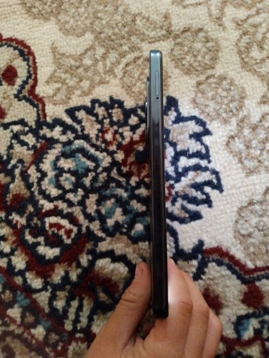 Infinix hot 40 yangi tel srochna sotiladi 16/256GB xotirasi aybi yo'q