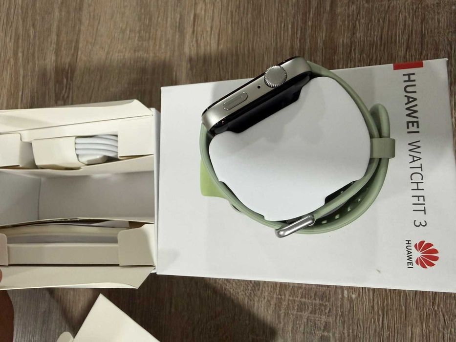 смарт часовник Huawei watch fit 3