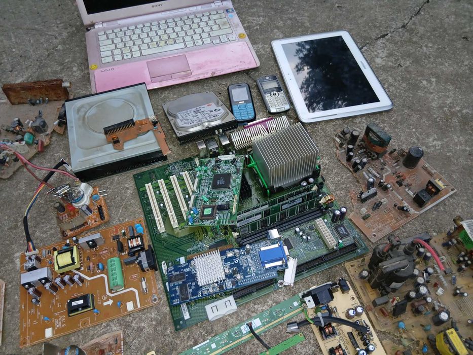 Платки от тв ,компютър, и монитори.