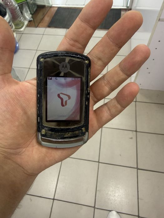 Motorola V13 в хорошем состоянии.