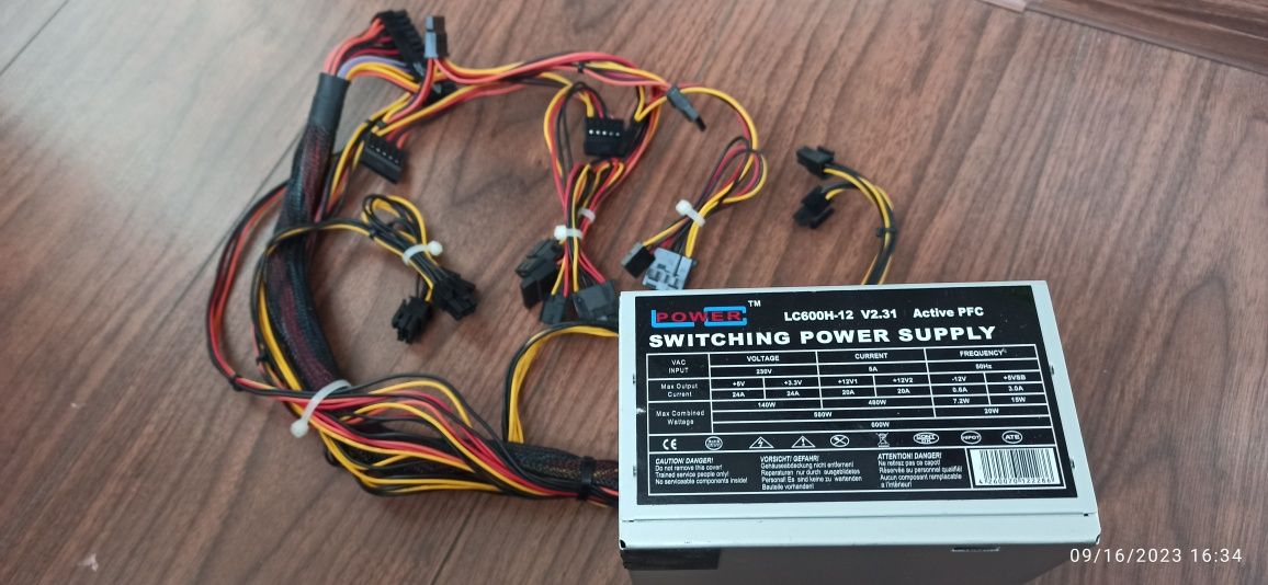 Sursa 600 Wati mufa 6 Pin placa video LC Power