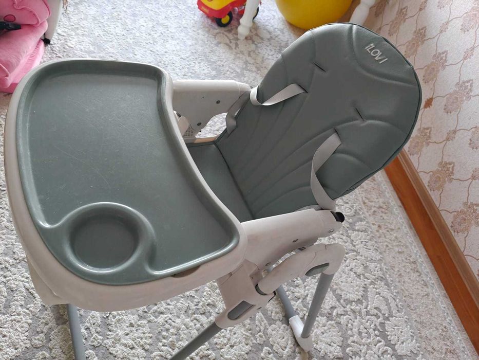 Продам столик для кормления