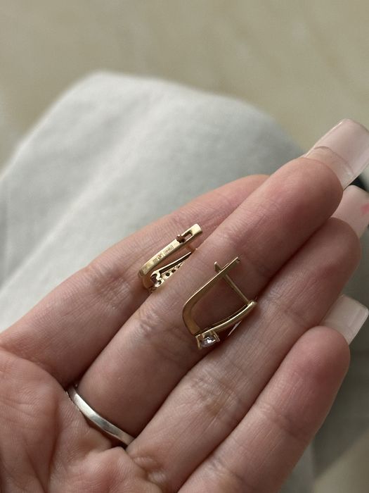 Золотые серьги 585 пробы