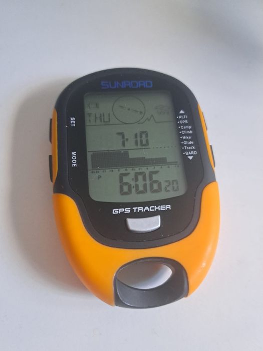 Dispozitiv multifunctional GPS, altimetru, busola digitala,