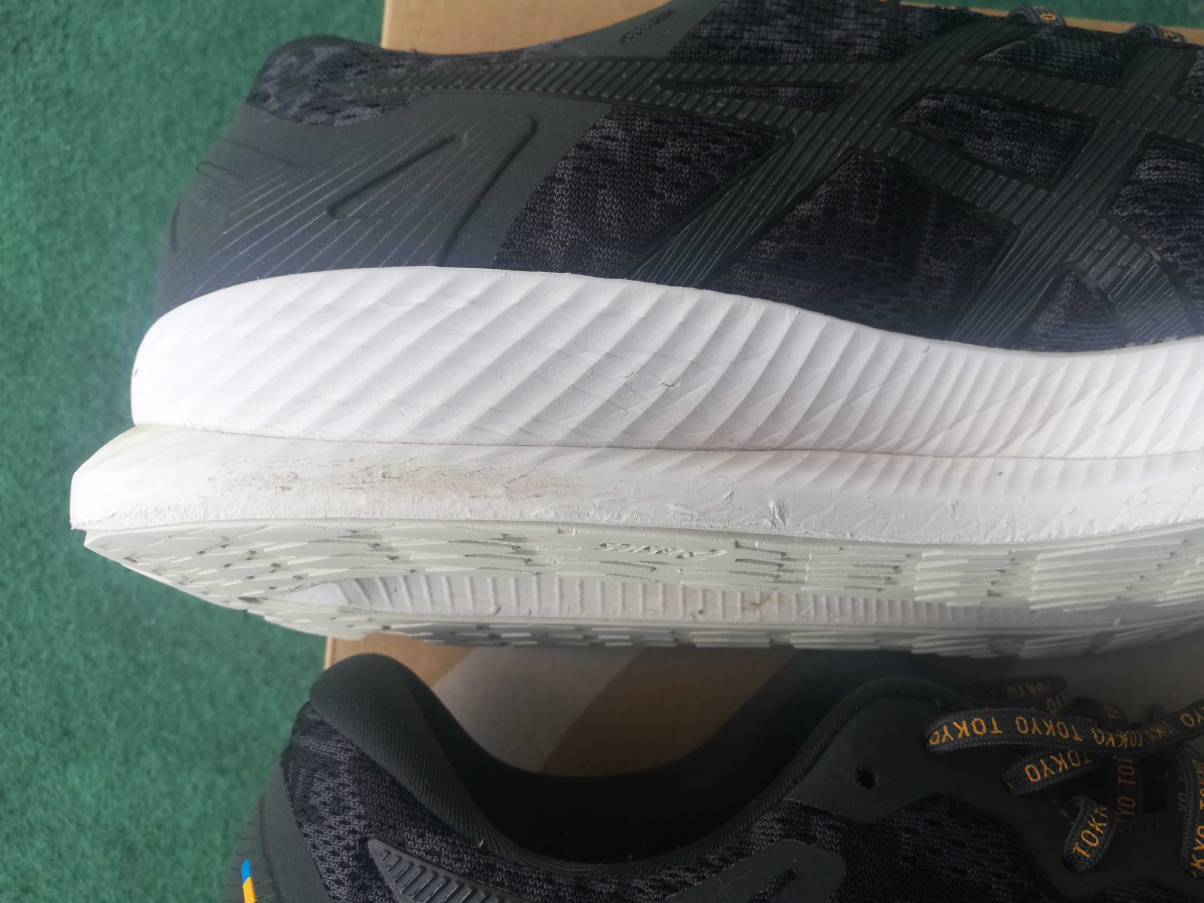 Маратонки за бягане Asics GlideRide Tokyo 1011B060 Черен, 45 номер