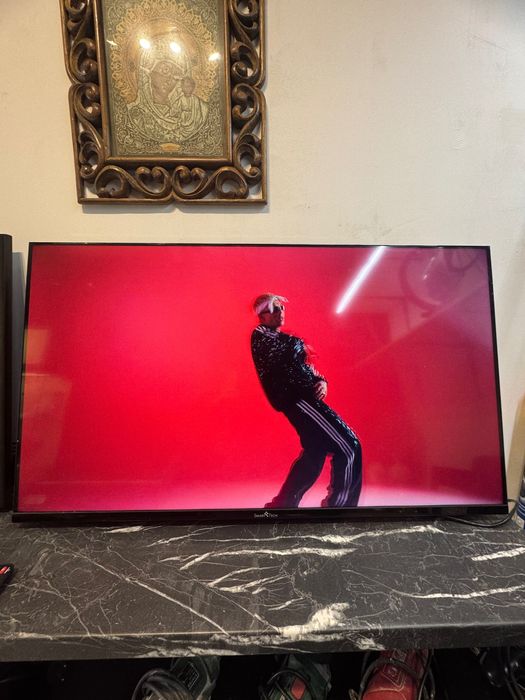40” Smart TV Smarttech