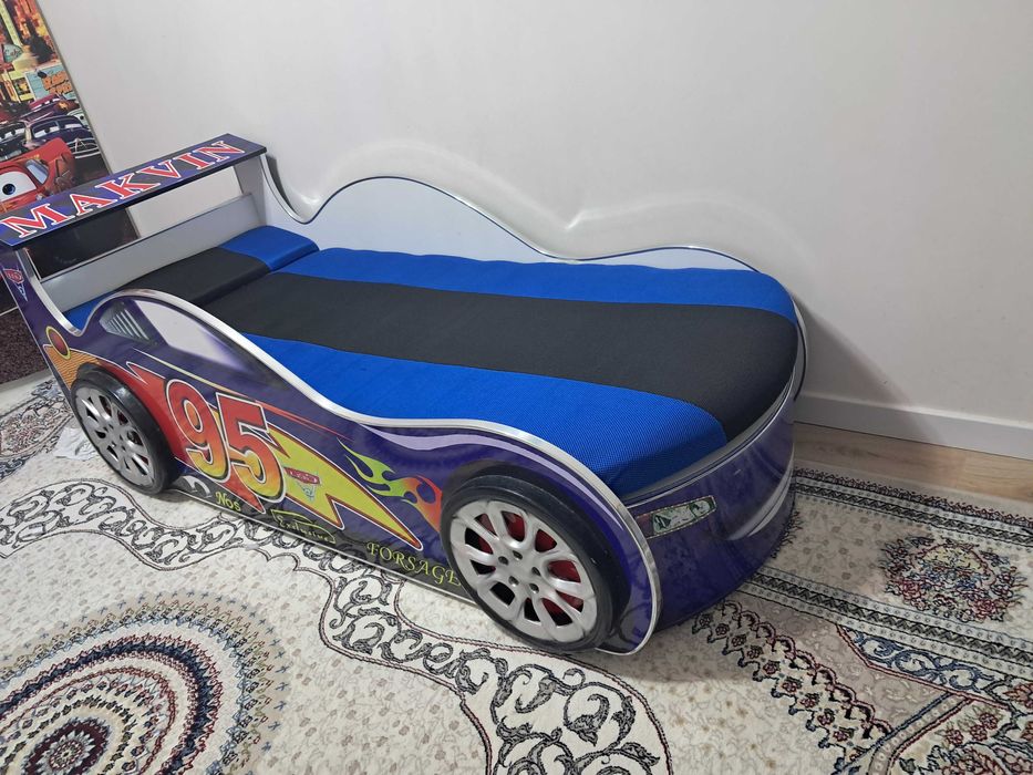 Детский диван (автомашина)