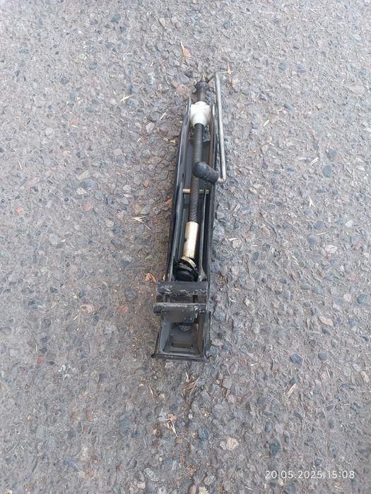 Продам Домкрат от Нексий 1-2. Дамкрат сотаман Нексия 1-2 учун.