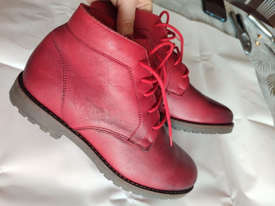 Продам женское зимние ботинки