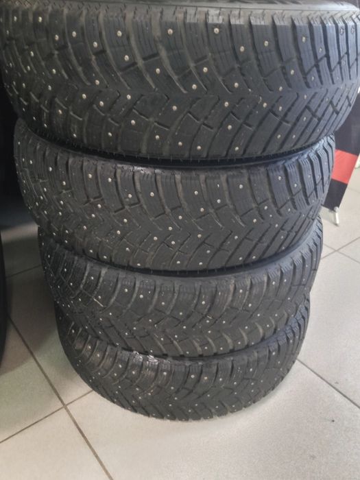 Продам шины 235/65R18
