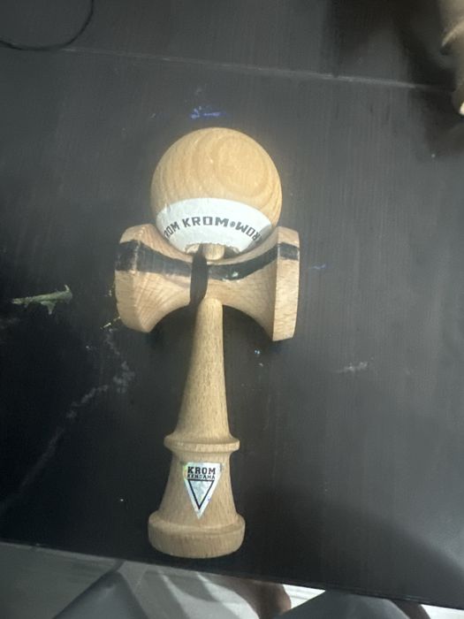 Vând kendamă krom pop