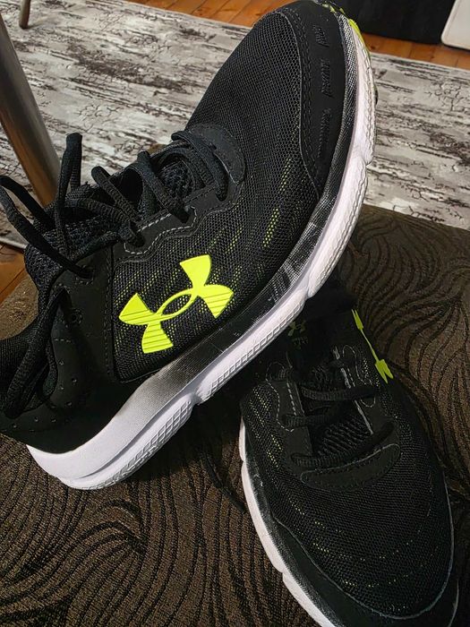 Under armour маратонки