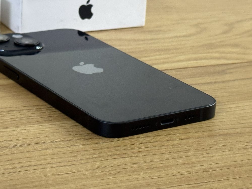Бартер като нов iPhone 14 128gb 100% 39 цикъла гаранционен