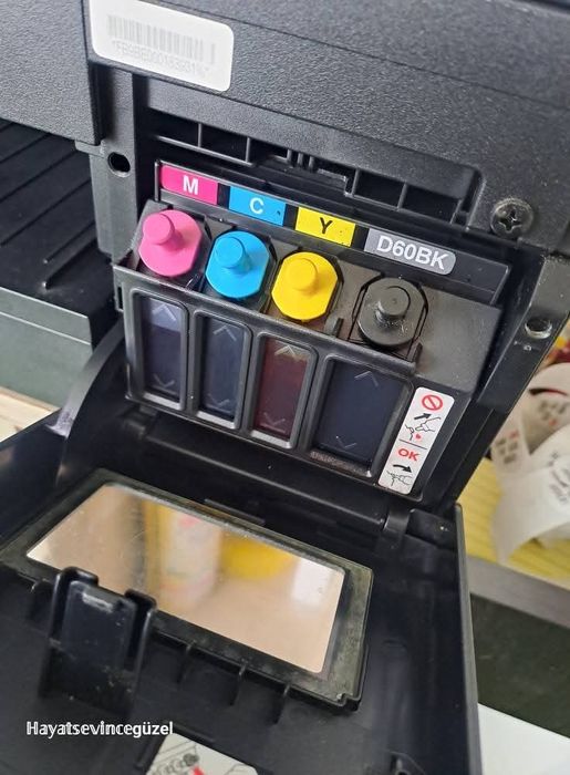 Продавам Принтер