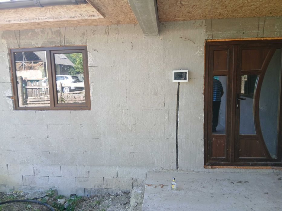 Casa la gri,construita recent 2023,din bca