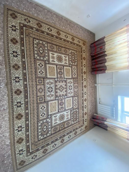 Продаётся ковер в хорошем состоянии