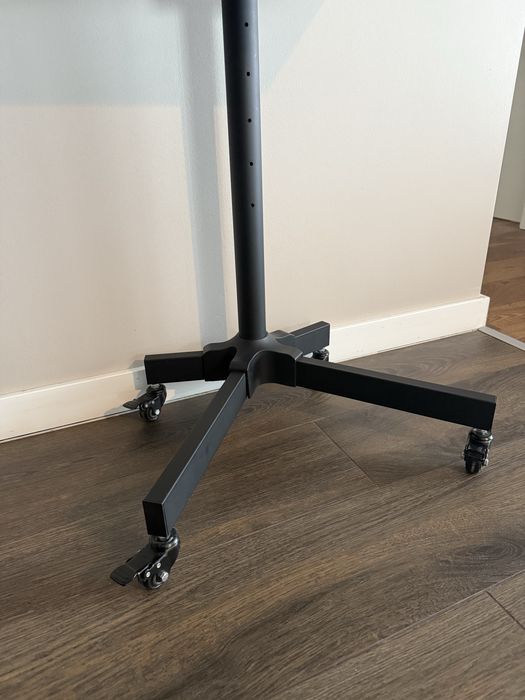 Vand TV Samsung 138 cm, 4K, ultra HD si stand mobil