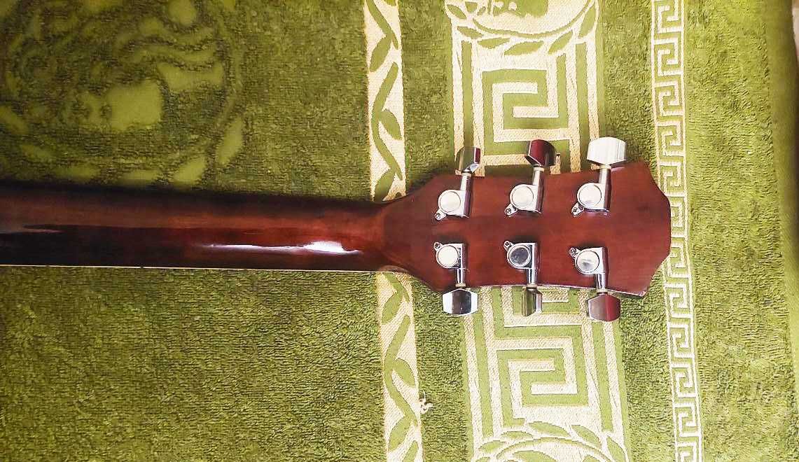 Продам гитару Fender CD-60ce
