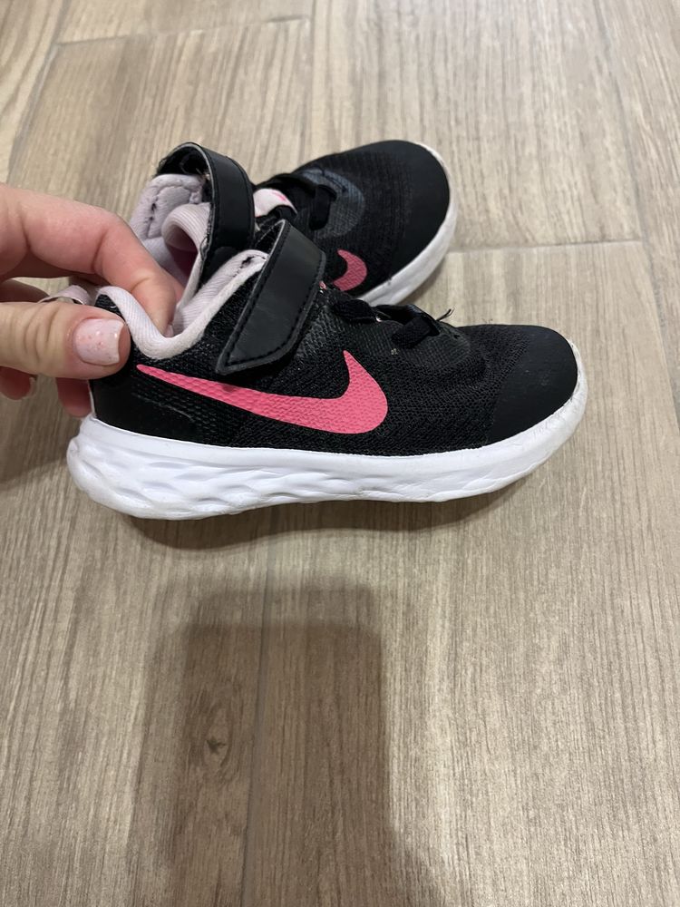 Nike revolution и Geox за момиченце